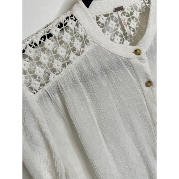 Free People The Best Blouse Oversized Crinkle Crochet Lace Top Ivory Size XSmall - Picture 3 of 9